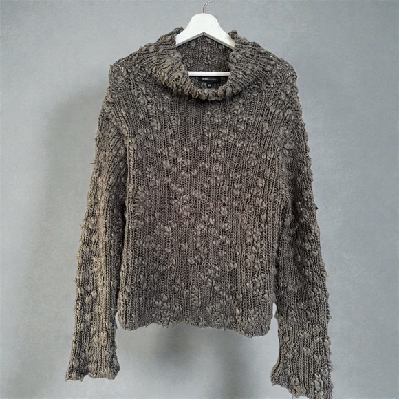 BCBGMaxAzria Sweaters - BCBG Max Azria Chunky Knit Sweater